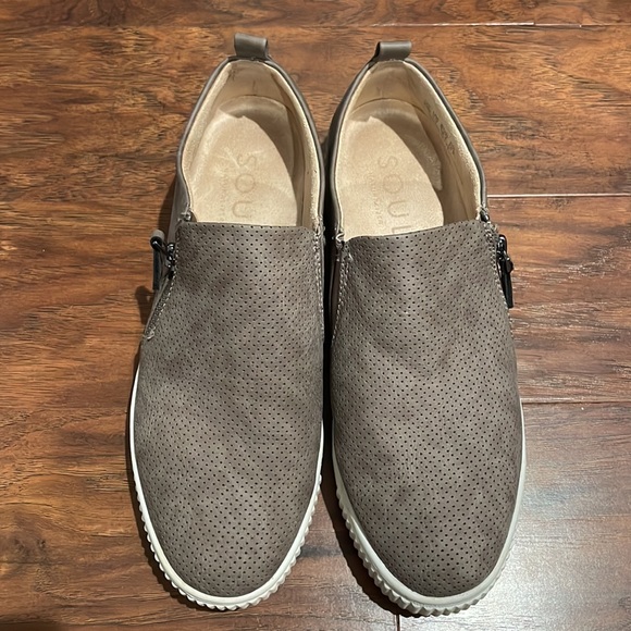 Soul Naturalizer grey suede size 8.5 - Picture 2 of 4